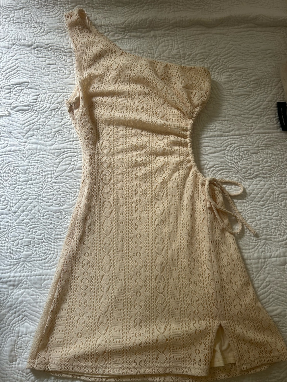 Le Lis Yellow Dress. One-Shoulder and open side